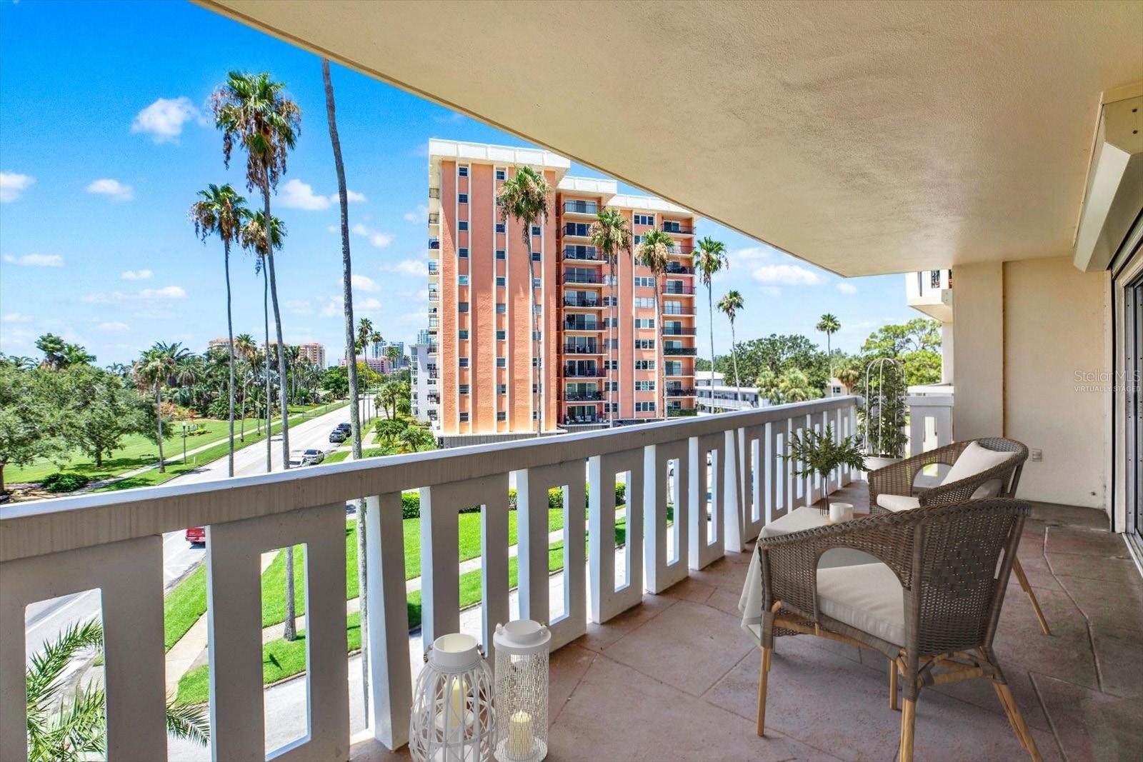 1200 N SHORE DRIVE NE 404