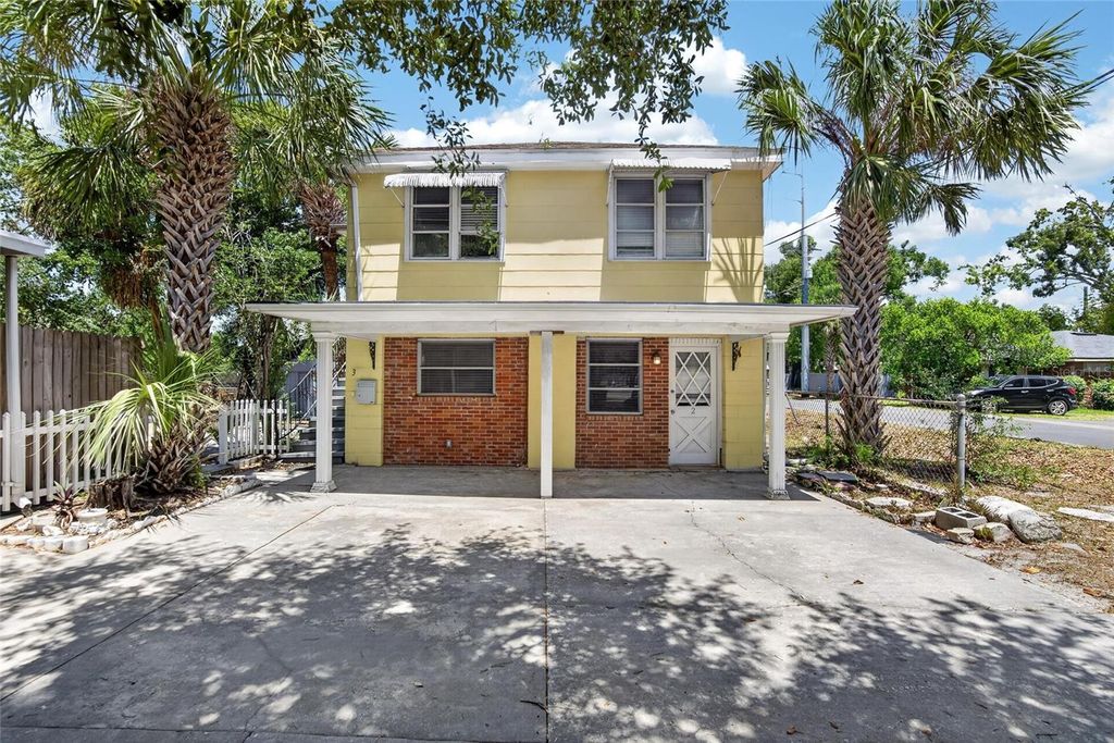 Photo of 3301 W Woodlawn Avenue #2, Tampa, FL 33607 (MLS # O6403896)