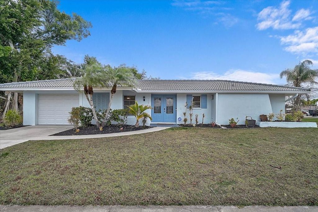 Photo of 7219 Bounty Drive, Sarasota, FL 34231 (MLS # A4681188)