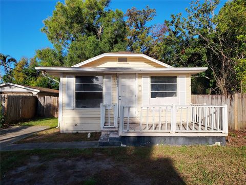 Photo of 1426 17th Street W, Bradenton, FL 34205 (MLS # TB8486387)