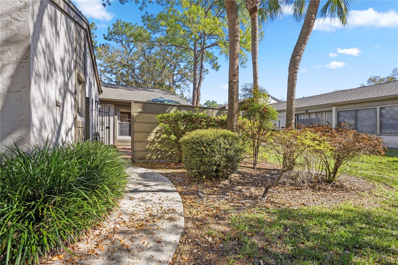 LAKE OF THE WOODS SEC 05 TWNHS - Residential