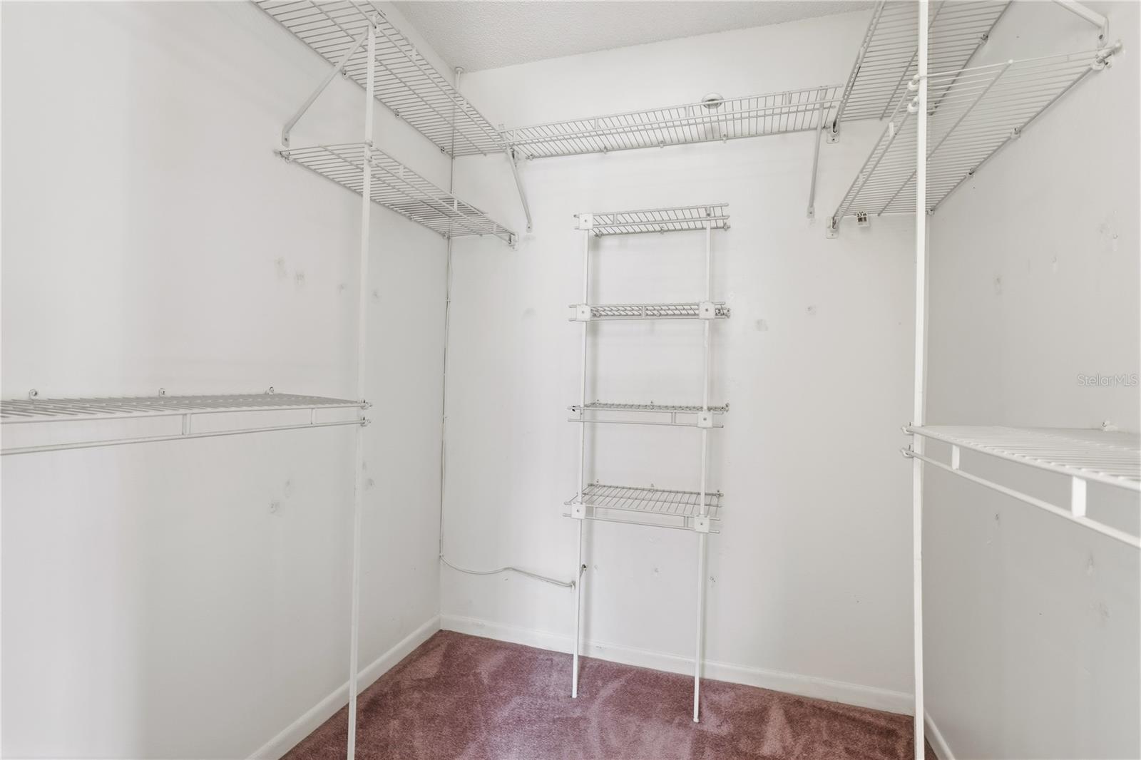 LAKE OF THE WOODS SEC 05 TWNHS - Residential