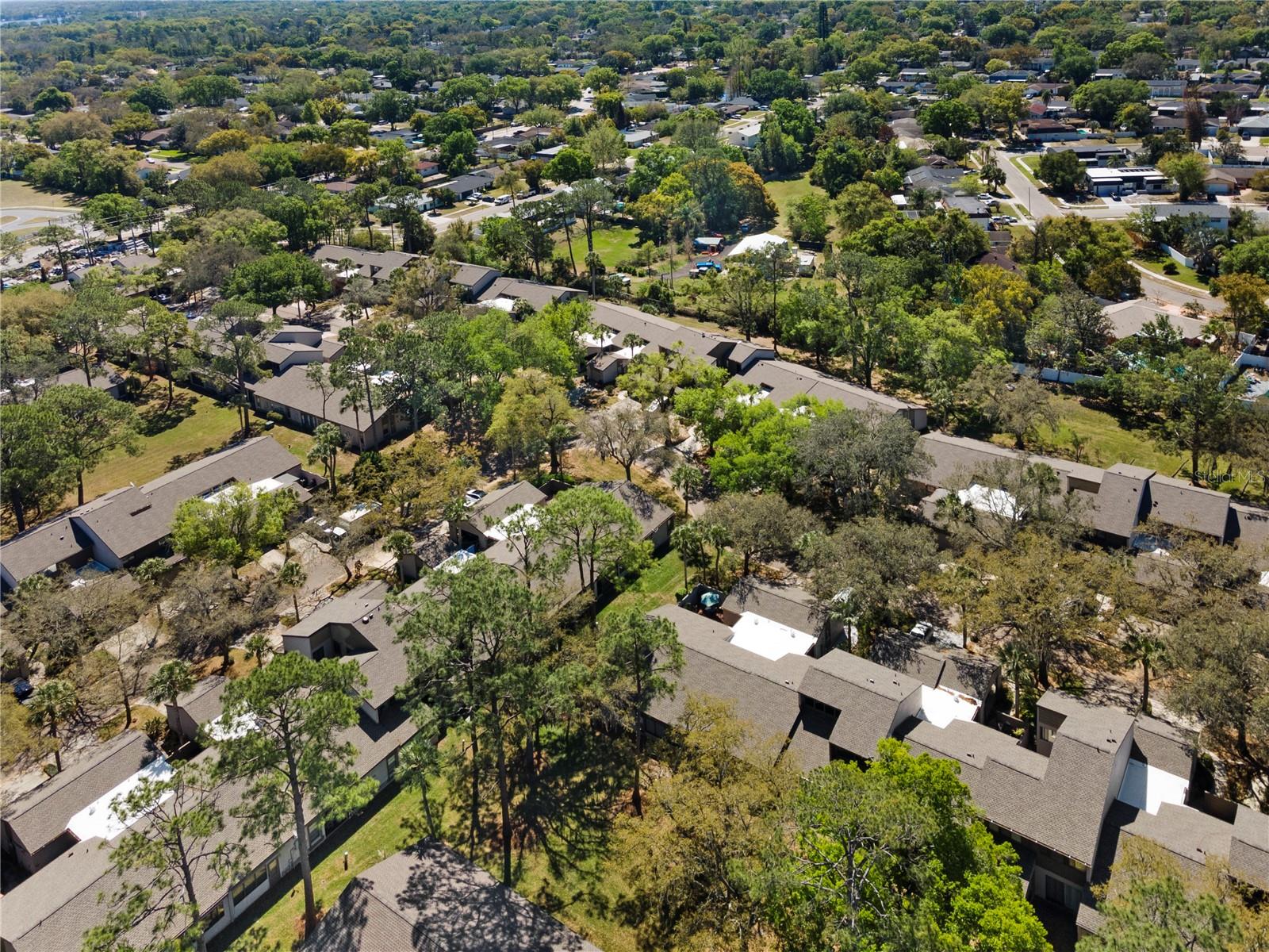 LAKE OF THE WOODS SEC 05 TWNHS - Residential