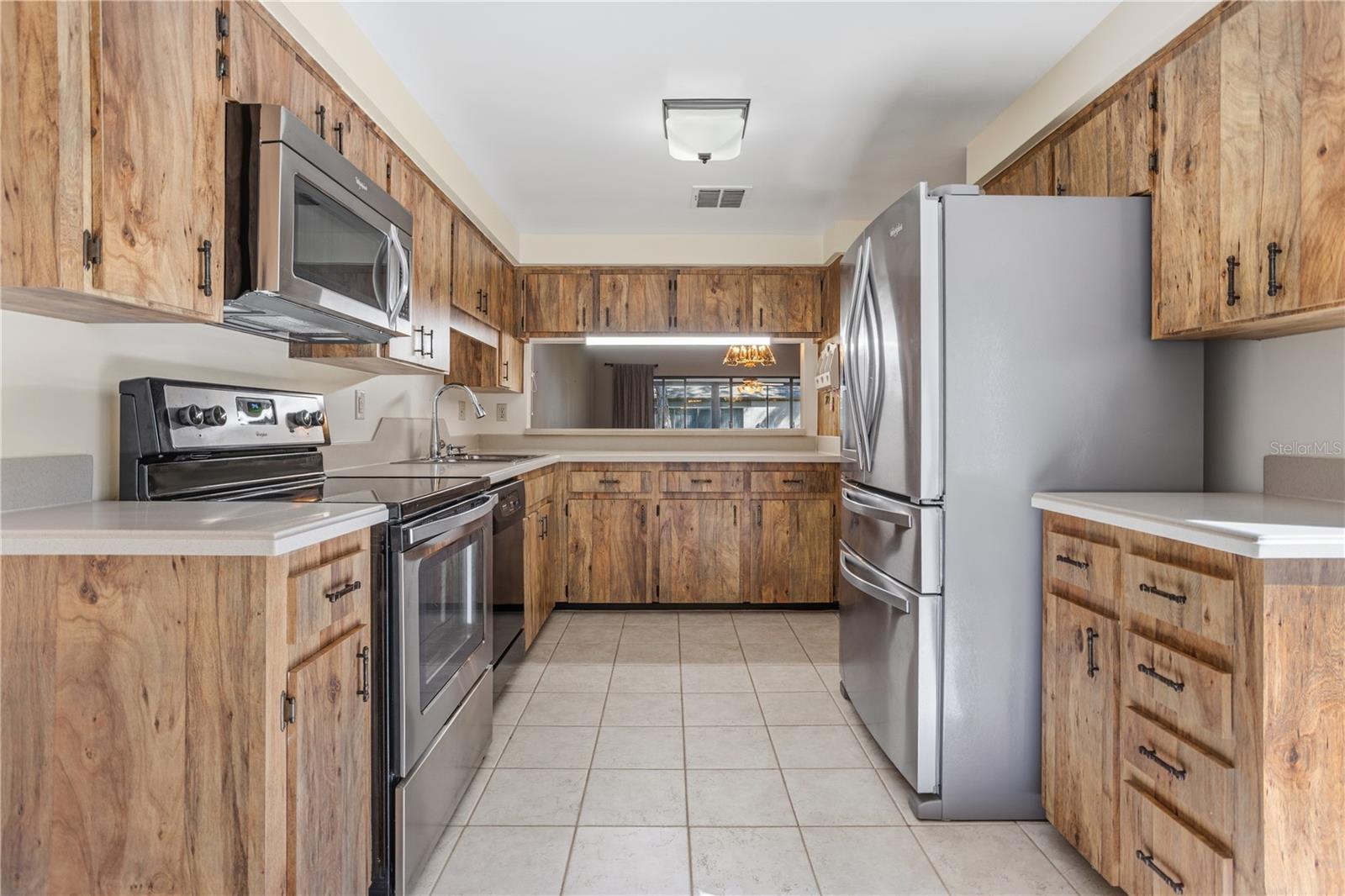 LAKE OF THE WOODS SEC 05 TWNHS - Residential