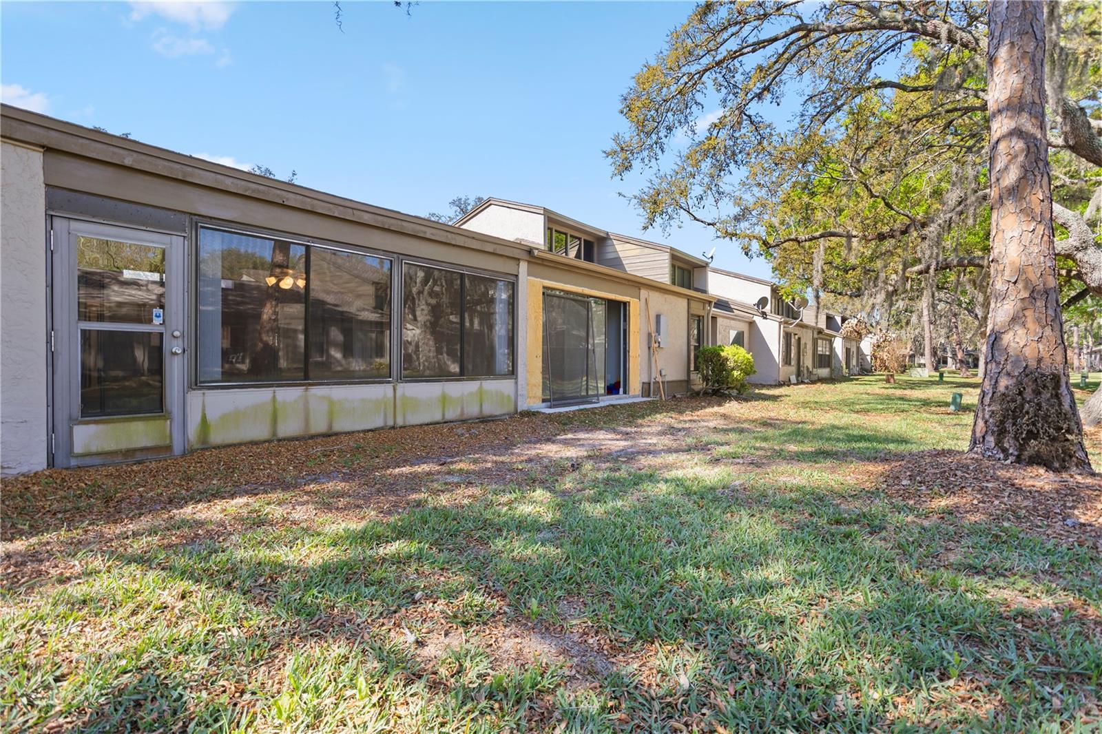 LAKE OF THE WOODS SEC 05 TWNHS - Residential