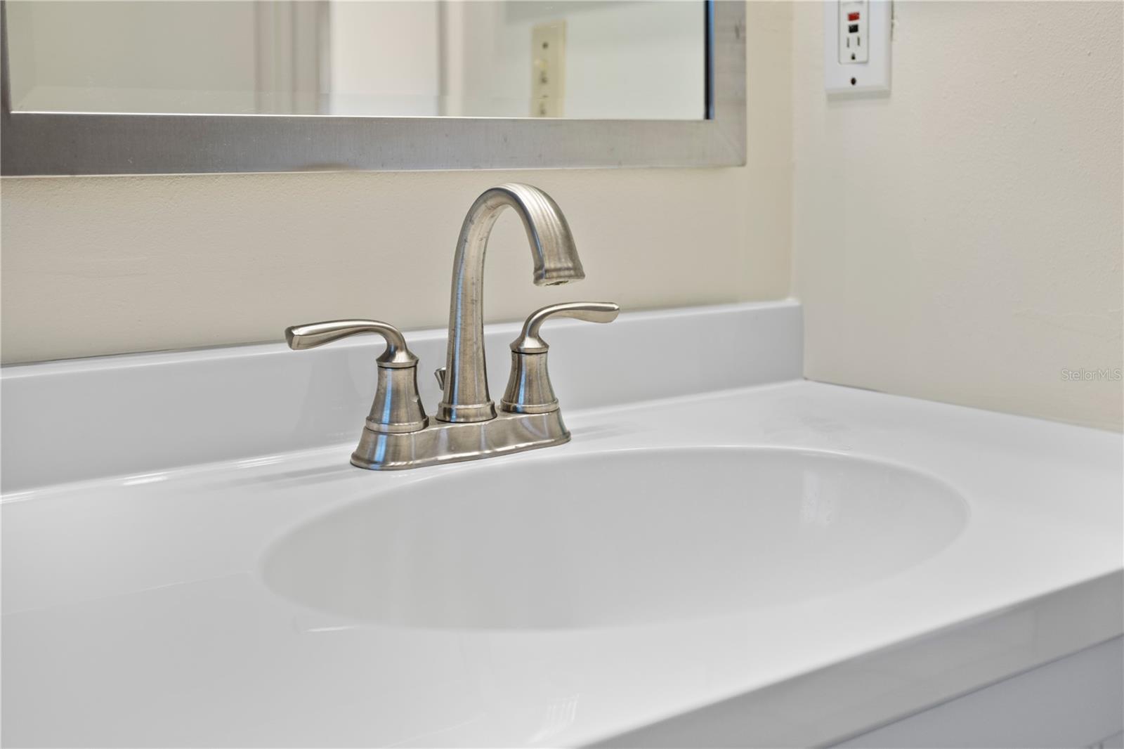 LAKE OF THE WOODS SEC 05 TWNHS - Residential