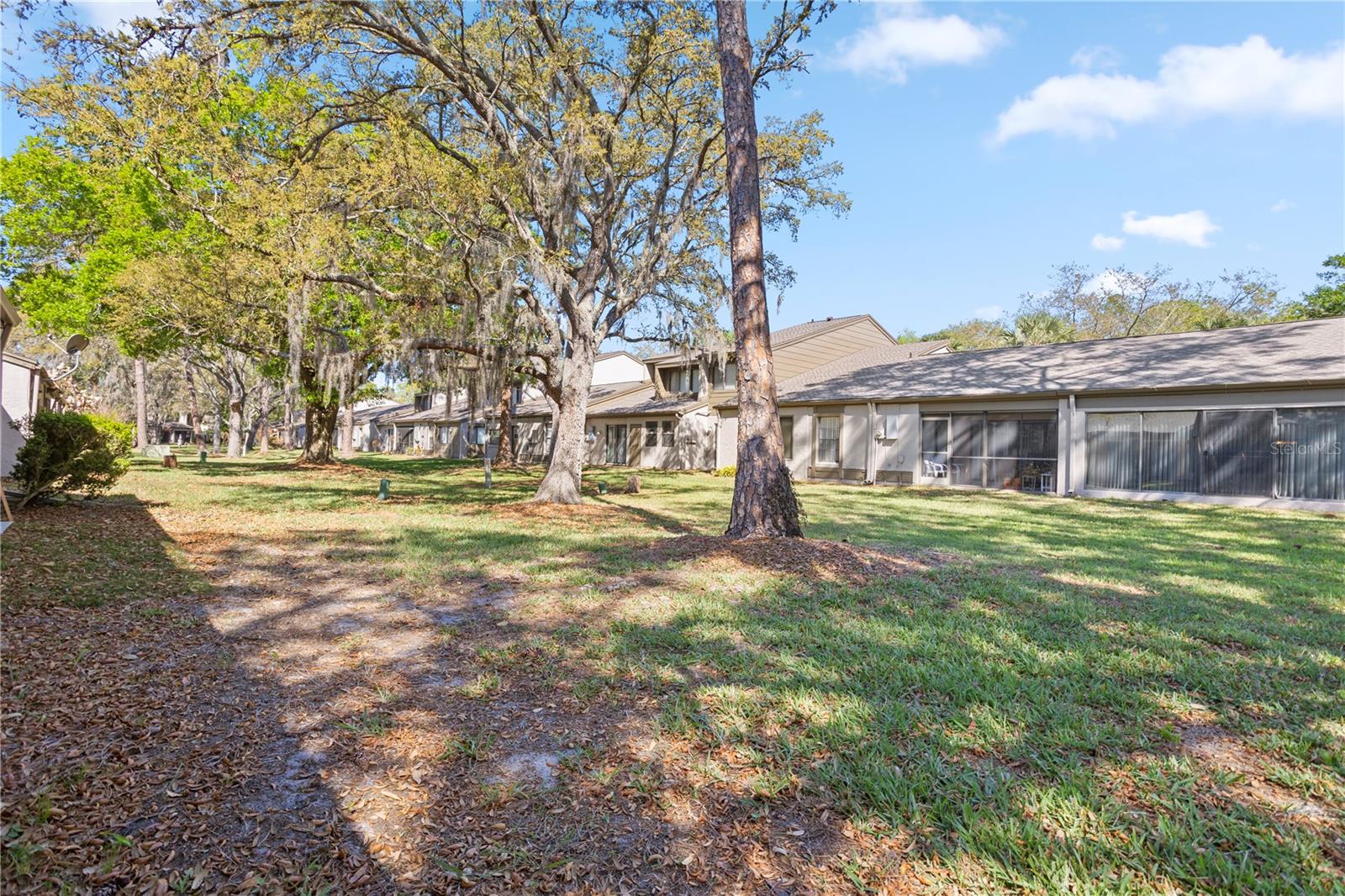 LAKE OF THE WOODS SEC 05 TWNHS - Residential