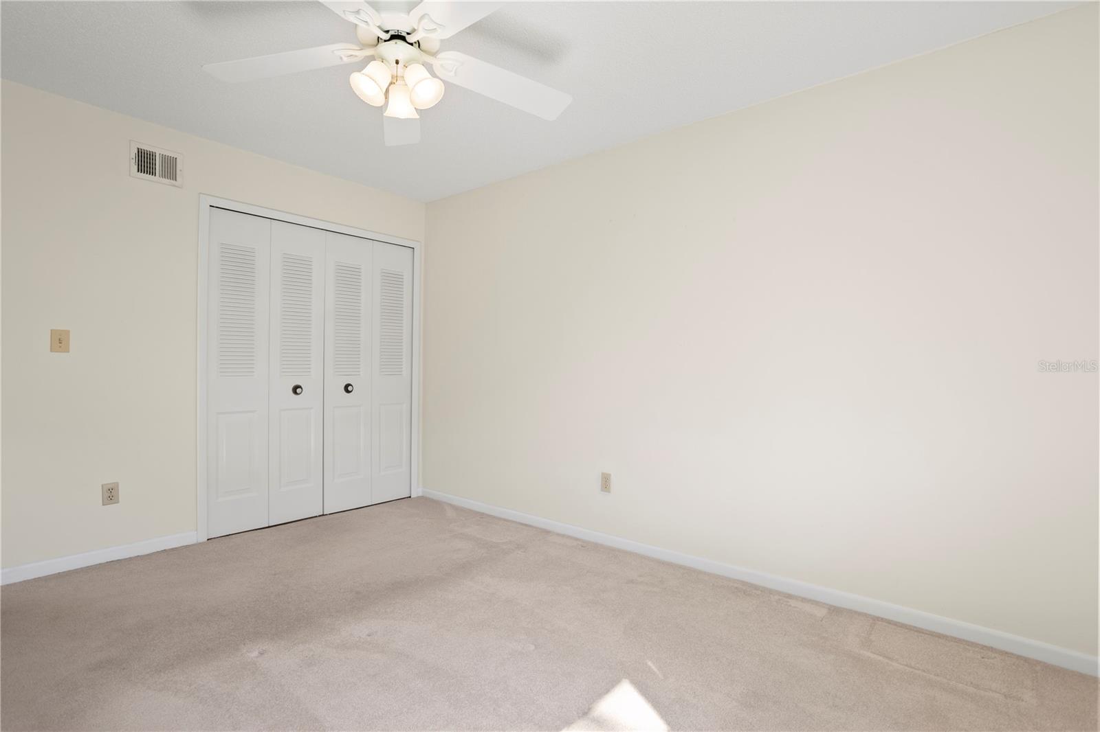 LAKE OF THE WOODS SEC 05 TWNHS - Residential