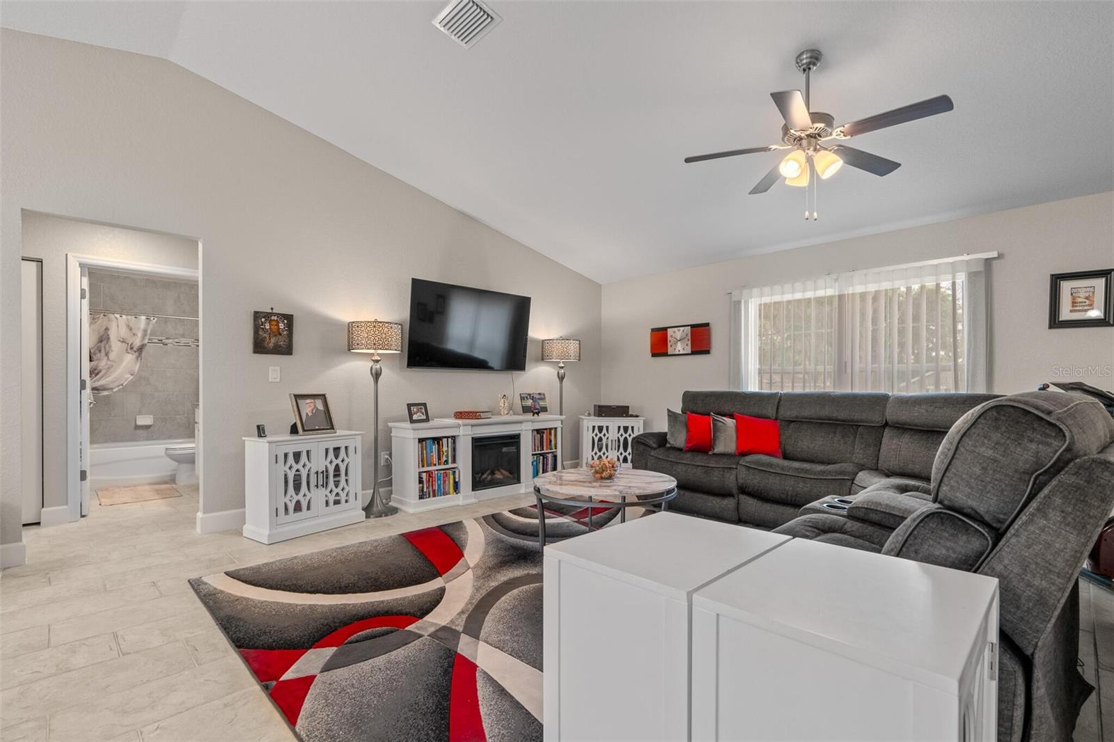 HIDDEN LAKE UN IV - Residential