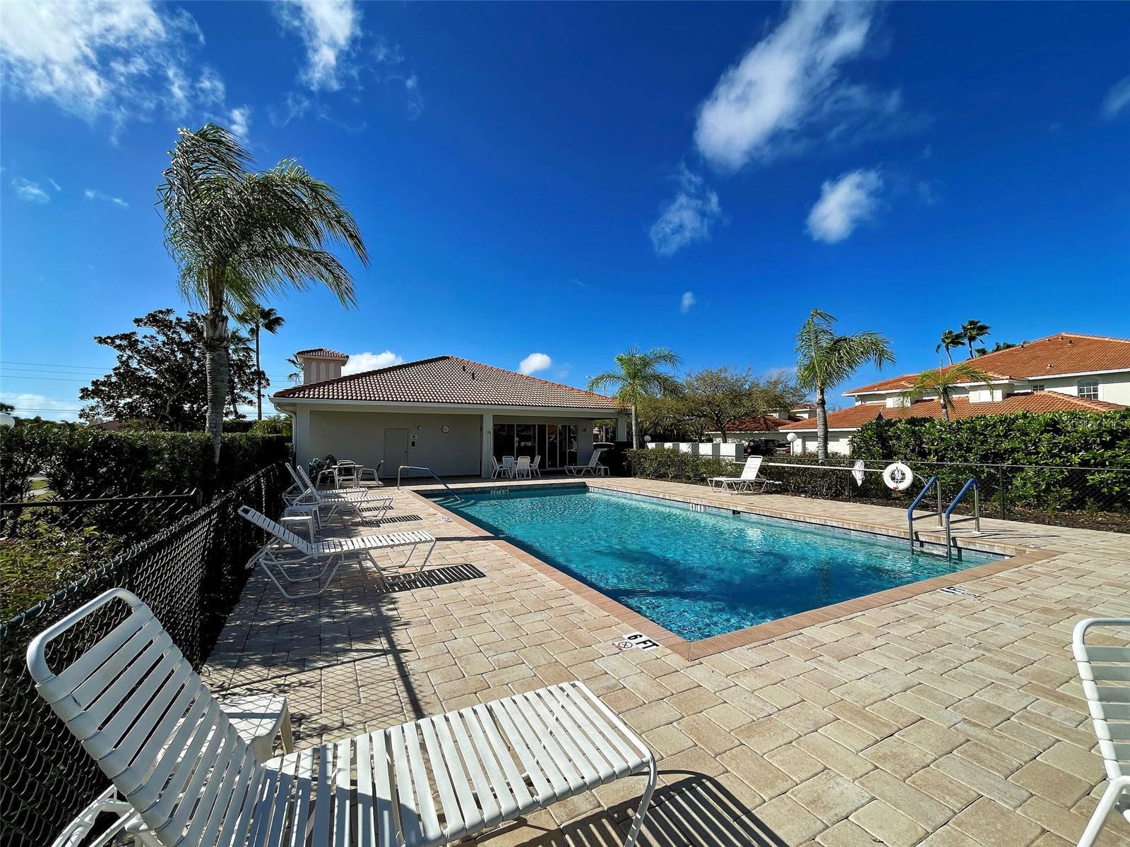 L PAVIA - Residential