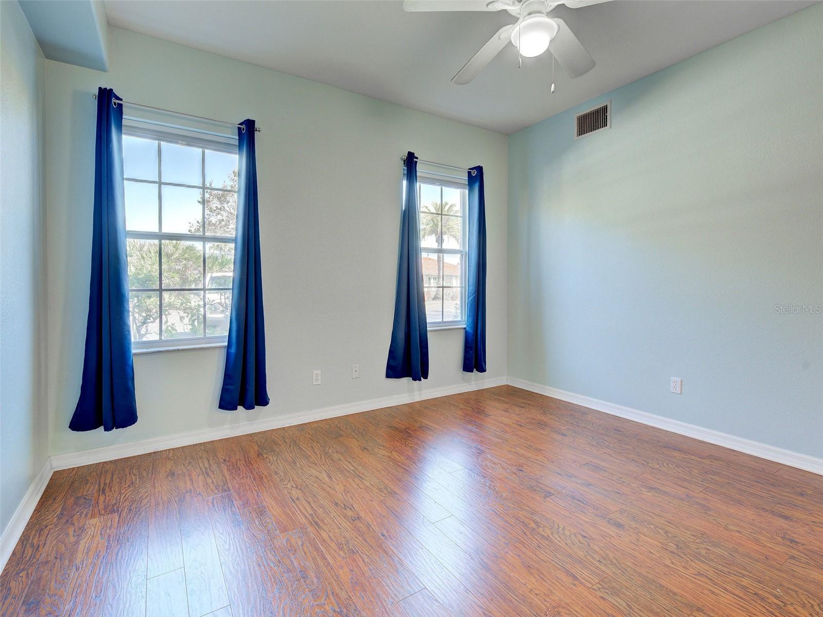 L PAVIA - Residential