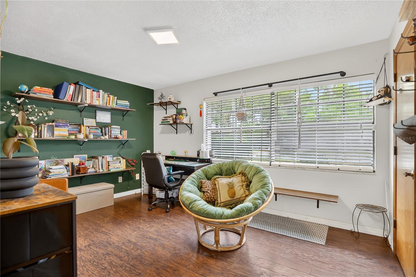 LONGWOOD PARK - Residential