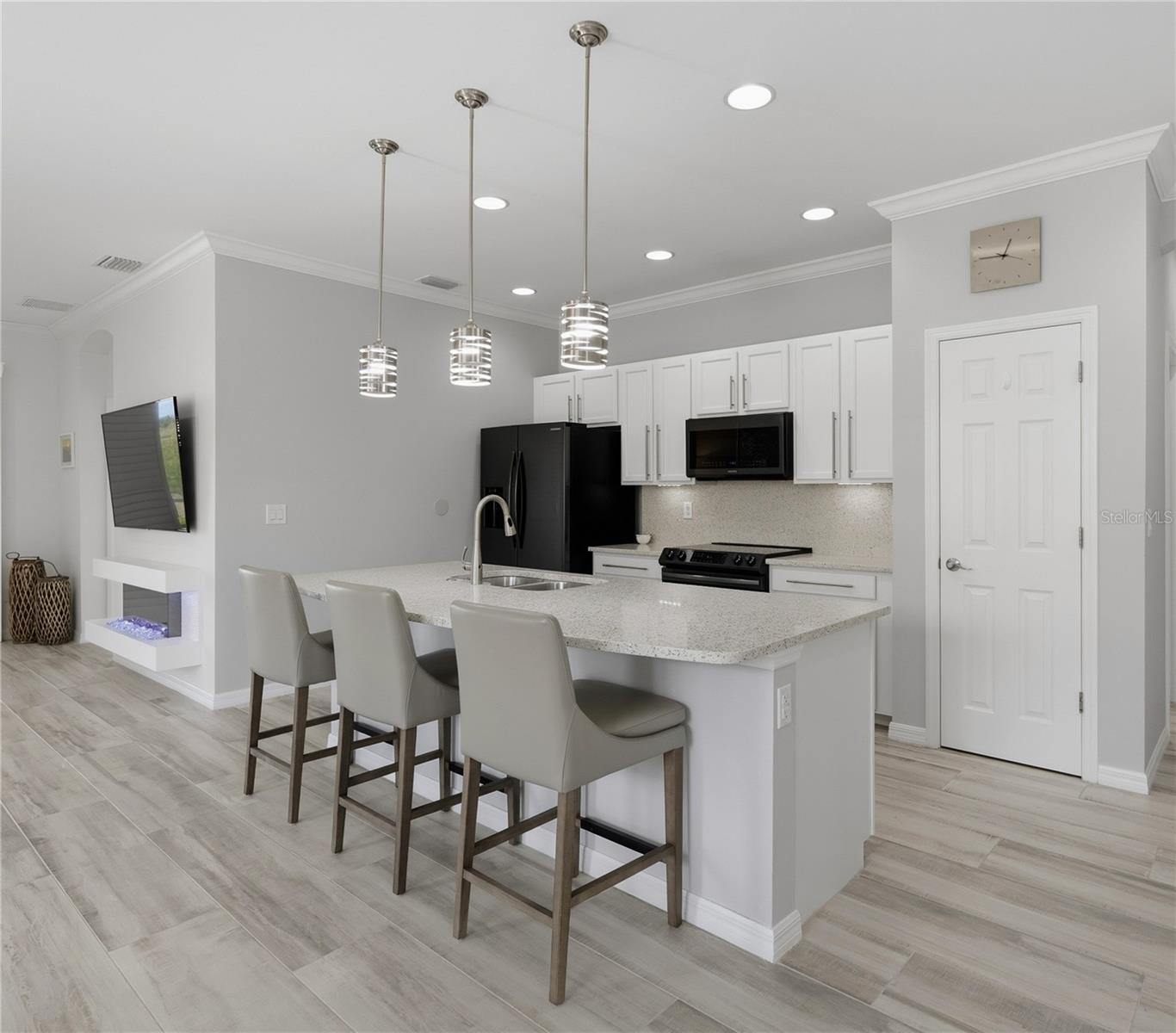 VENTURA VILLAGE - Residential