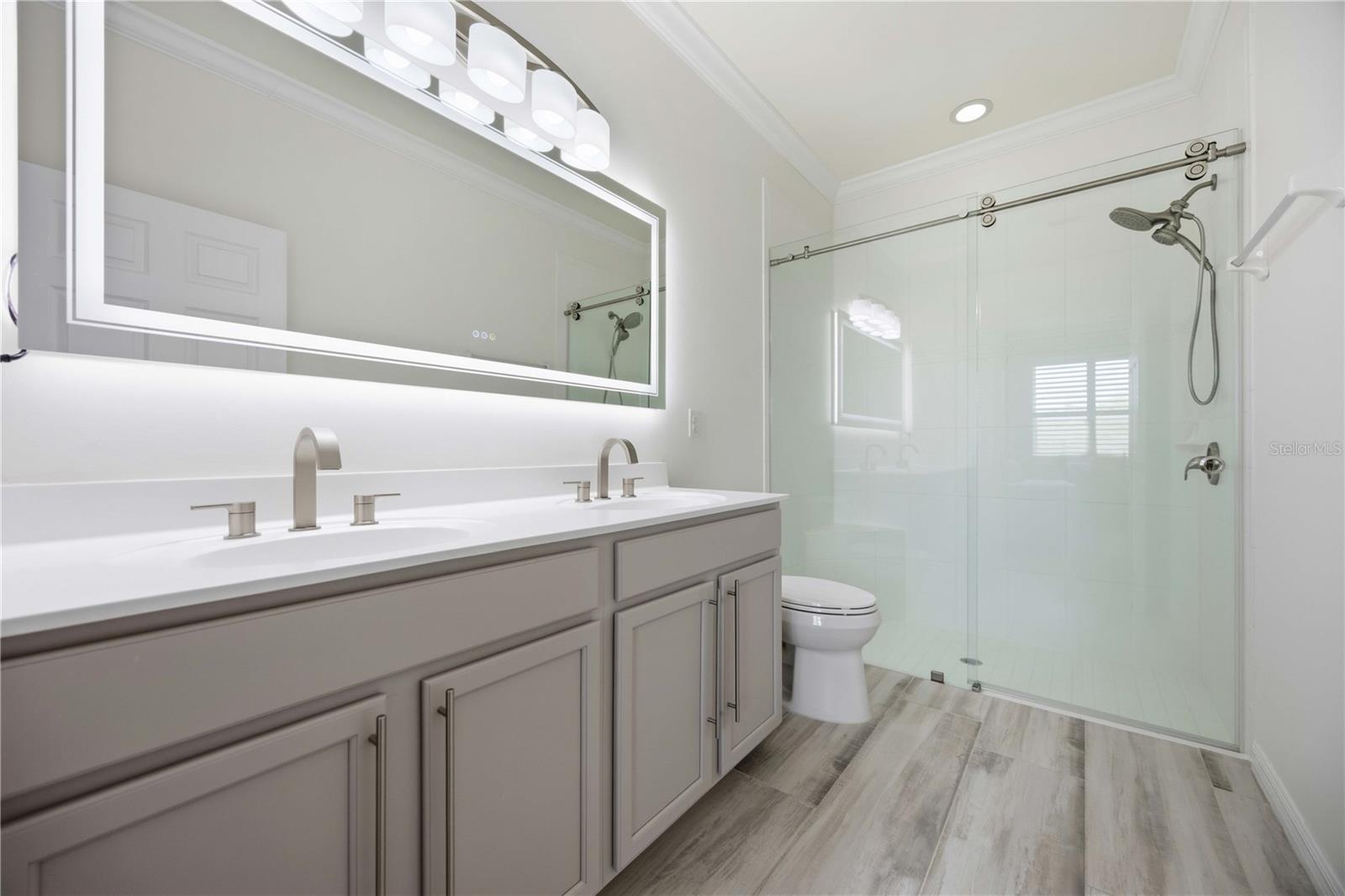 VENTURA VILLAGE - Residential