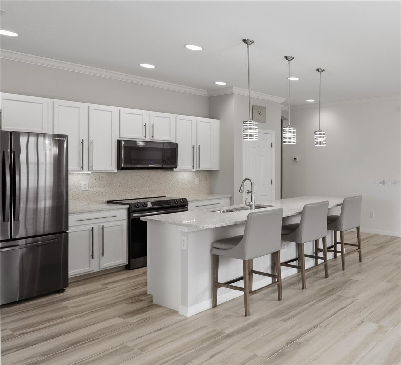 VENTURA VILLAGE - Residential