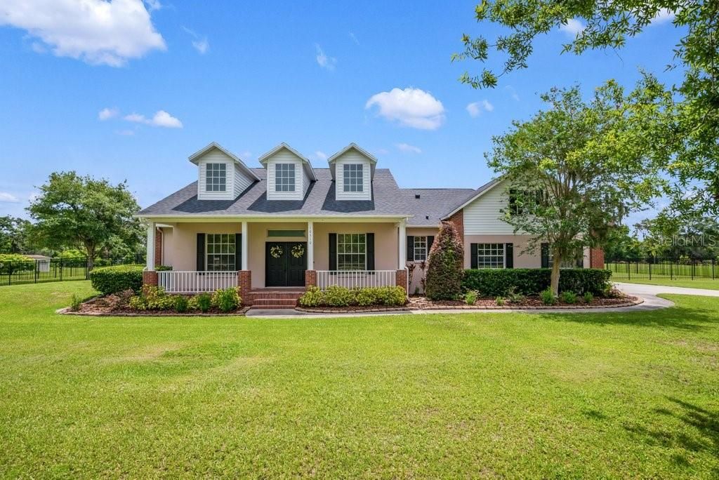 Photo of 10510 Lithia Estates Drive, Lithia, FL 33547 (MLS # TB8399531)