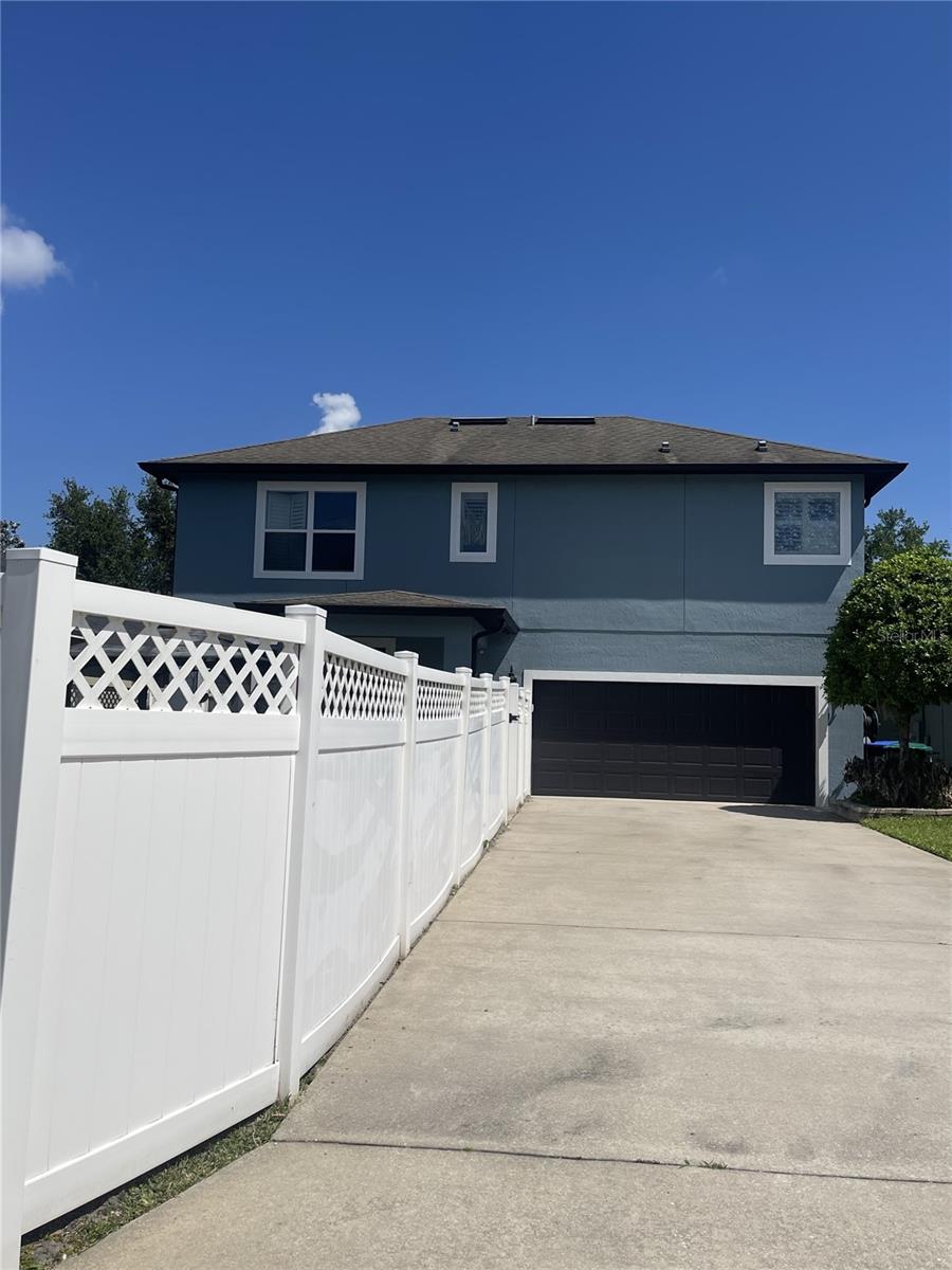 LAKES WINDERMERE PH 01 49 108 - Residential