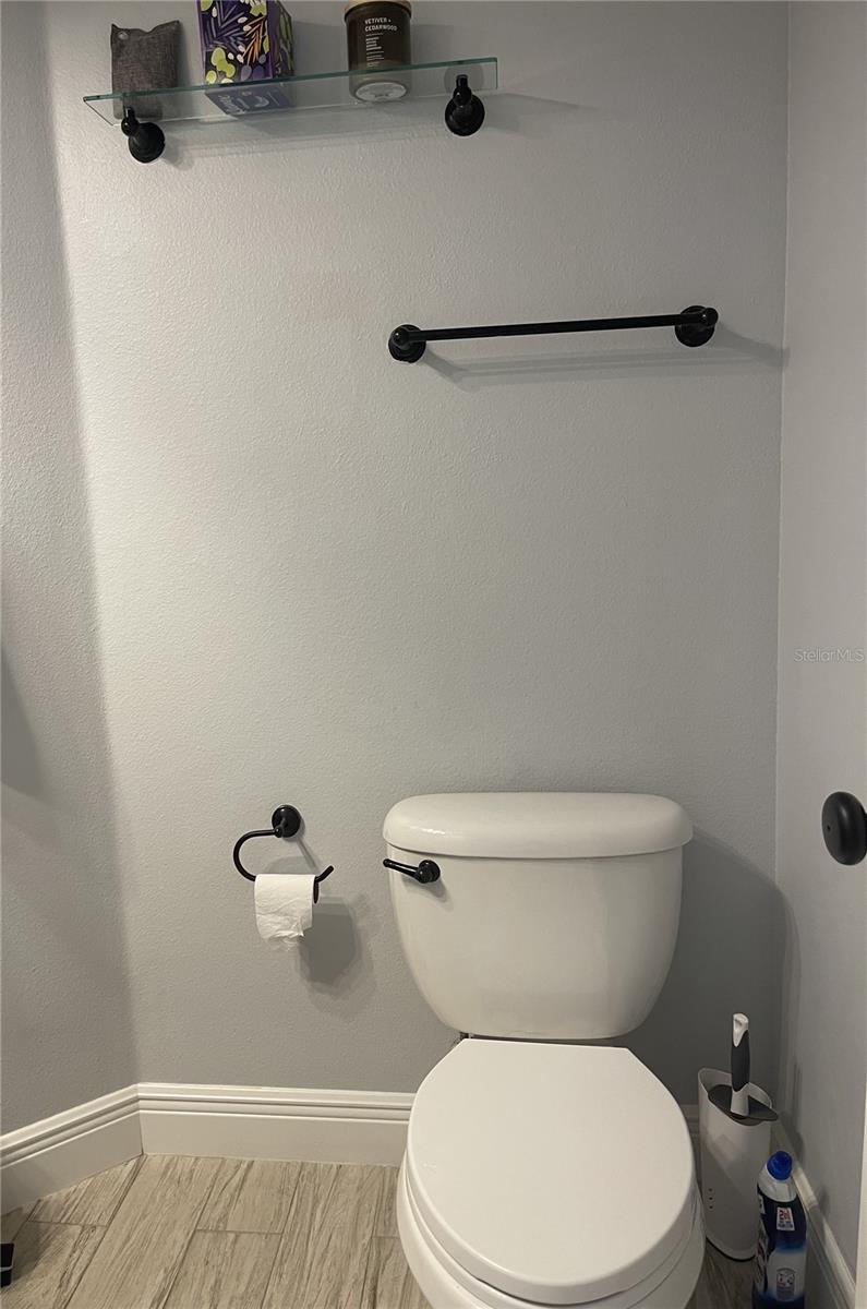 LAKES WINDERMERE PH 01 49 108 - Residential