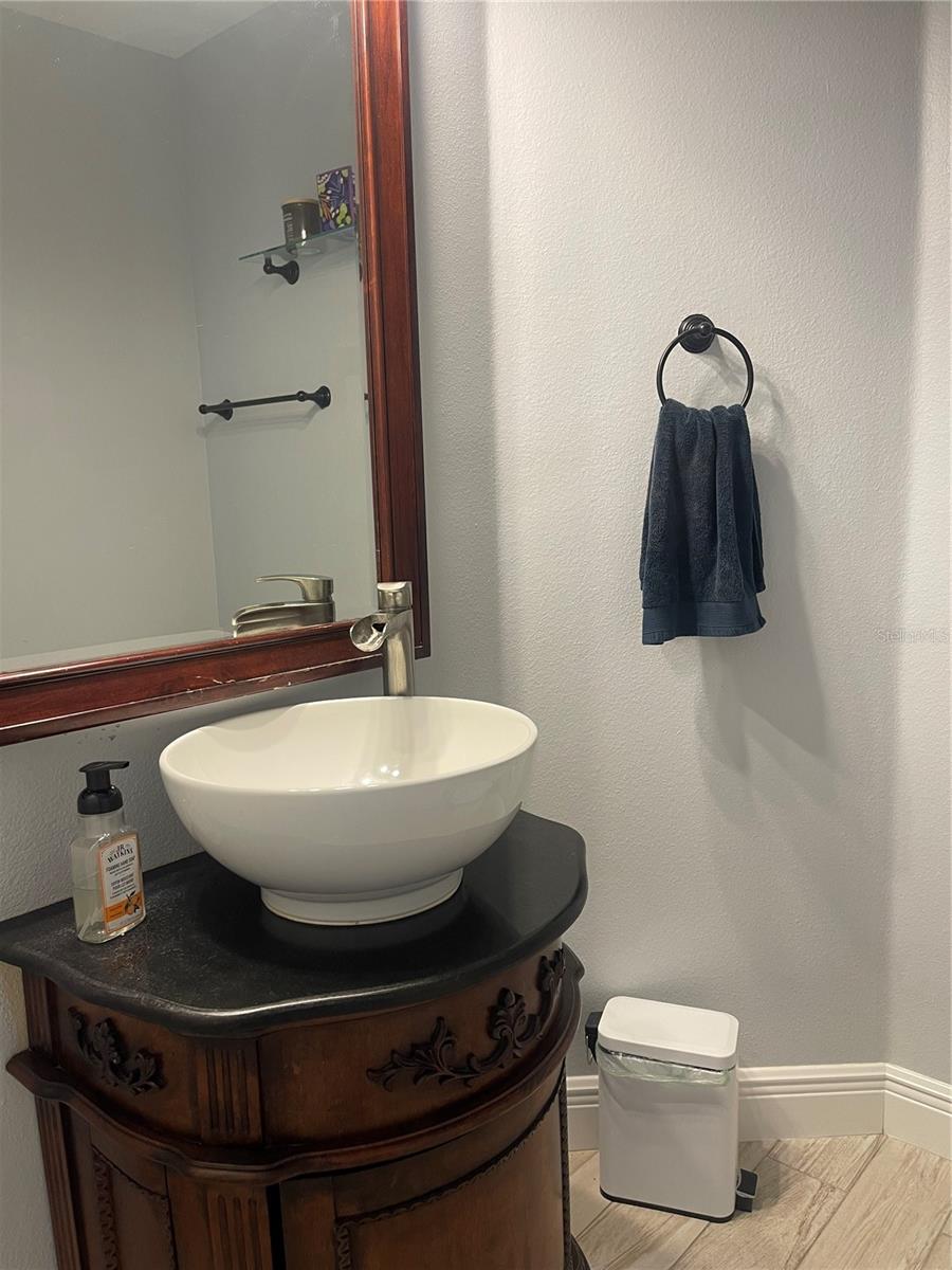 LAKES WINDERMERE PH 01 49 108 - Residential