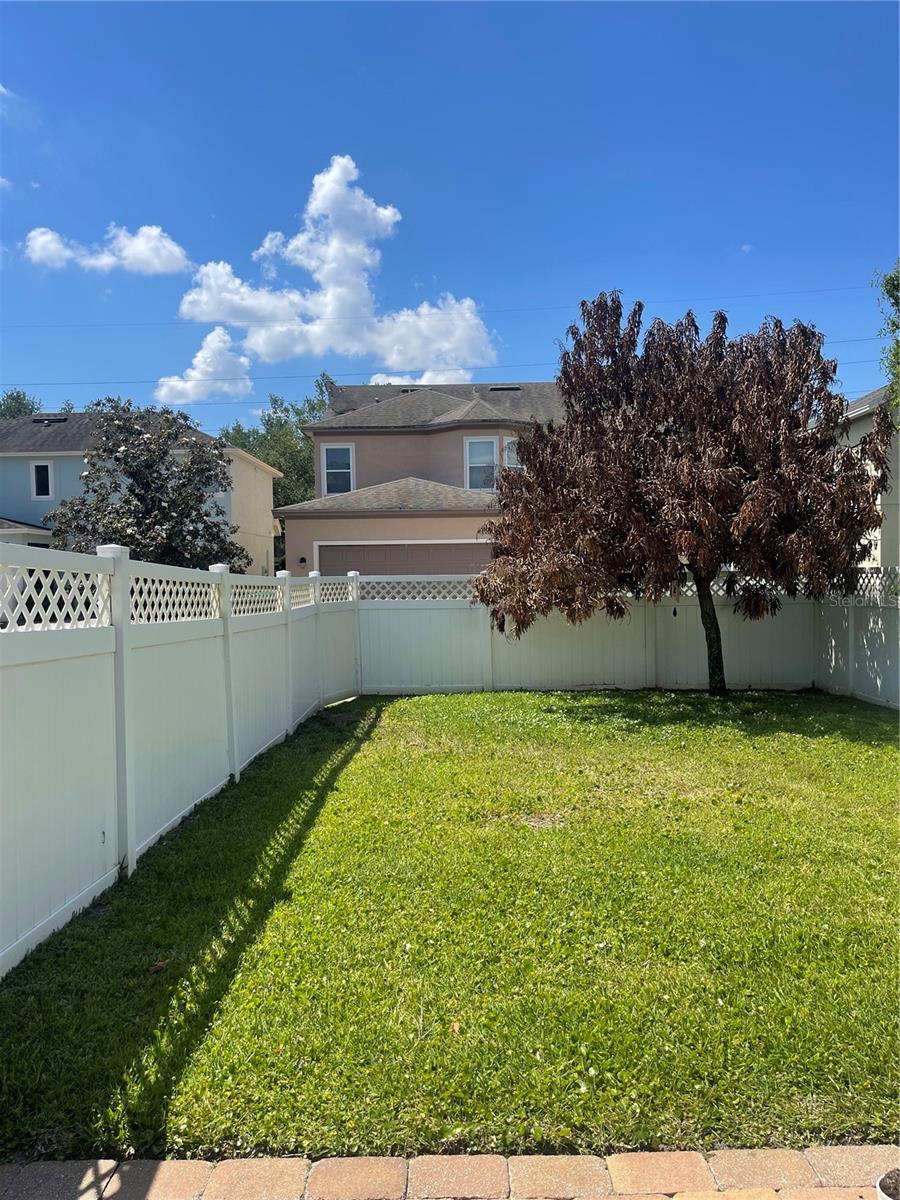 LAKES WINDERMERE PH 01 49 108 - Residential