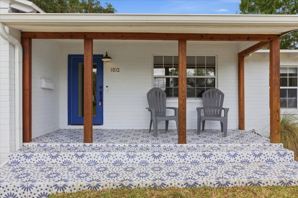 Photo of 1012 N Shine Avenue, Orlando, FL 32803 (MLS # O6400638)