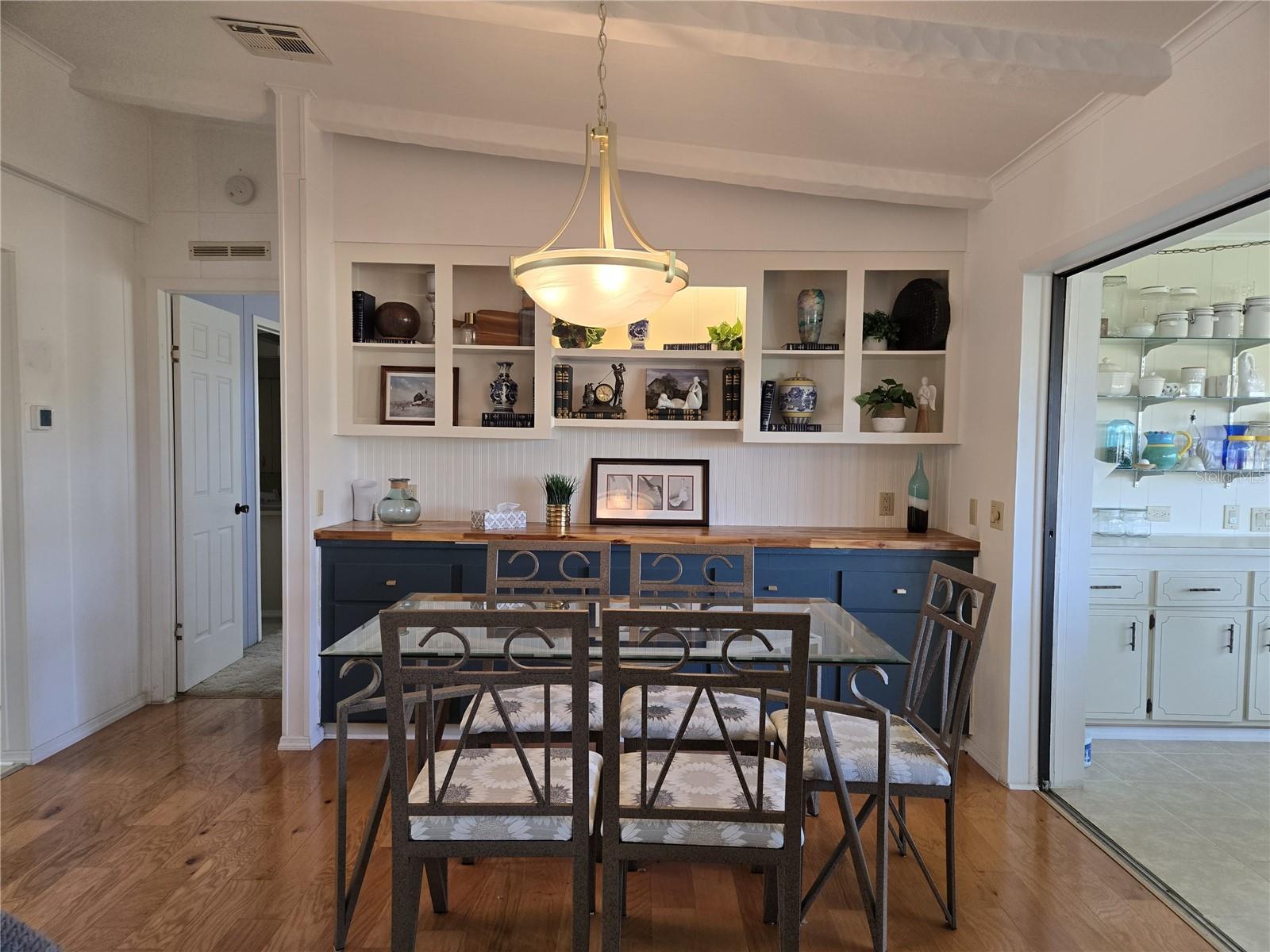 BANBURY VILLAGE CONDO - Residential