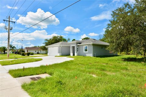 A home in PORT CHARLOTTE