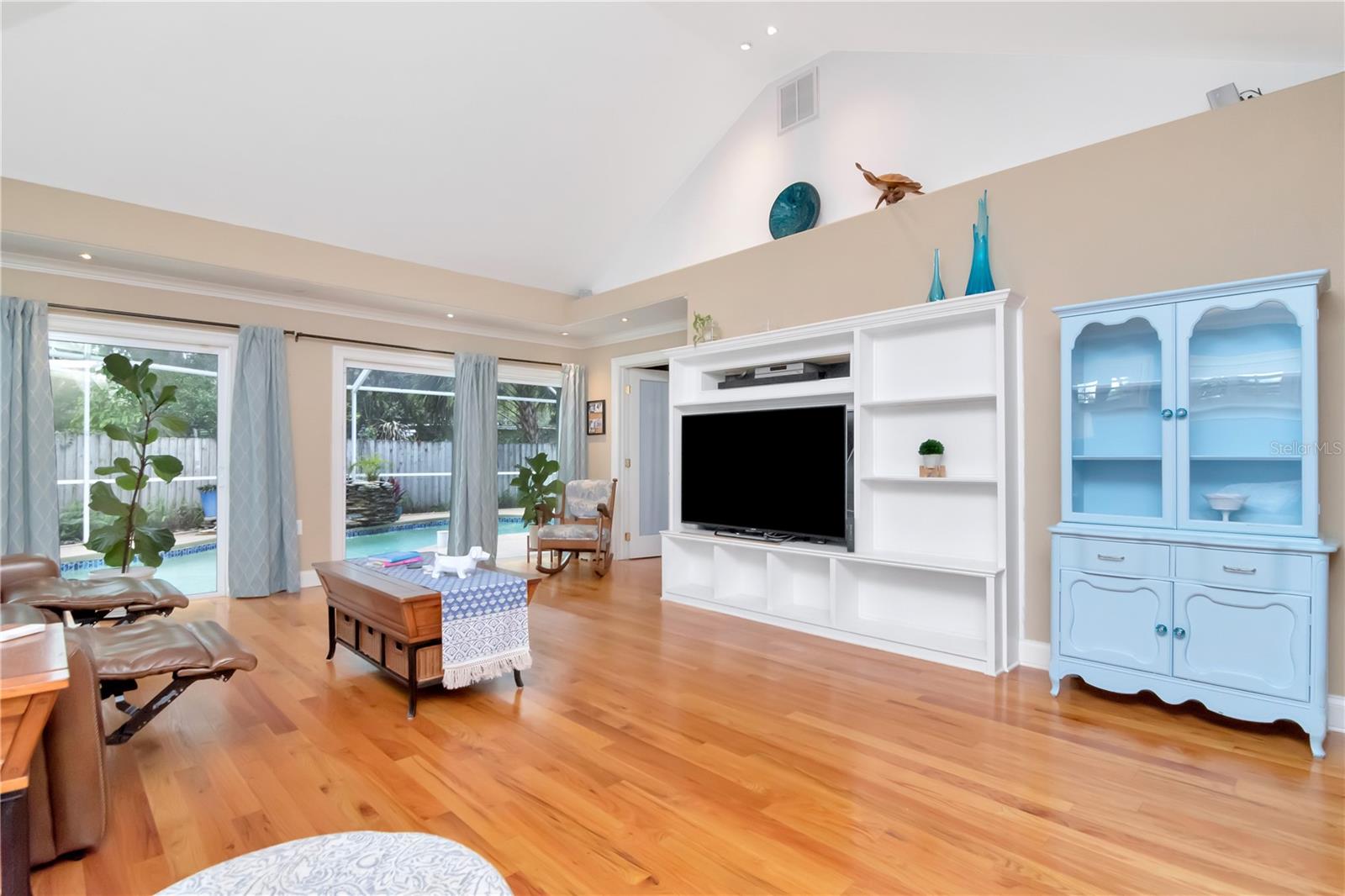 GOLFLAND OF TAMPAS NORTH SIDE - Residential