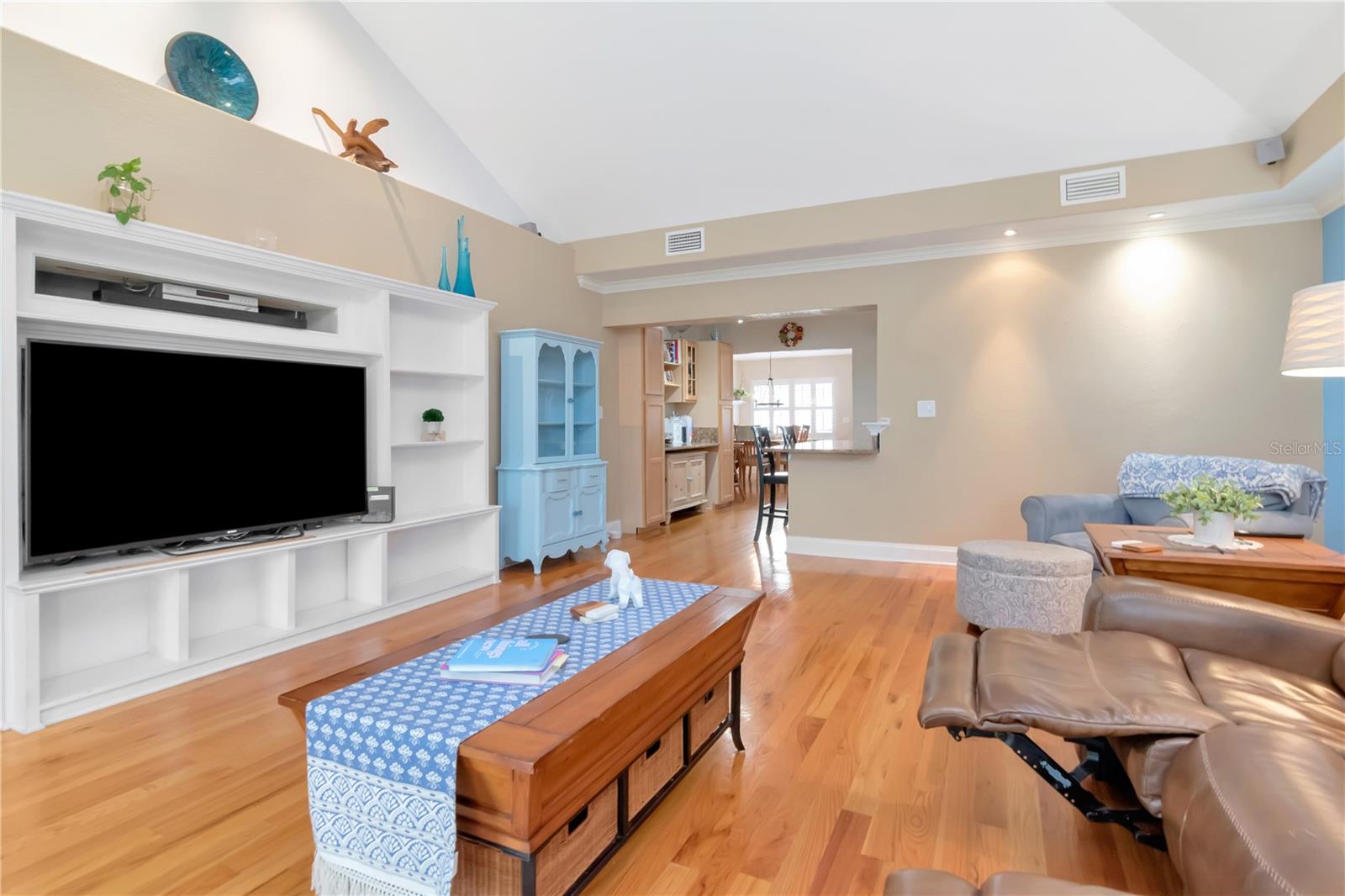 GOLFLAND OF TAMPAS NORTH SIDE - Residential