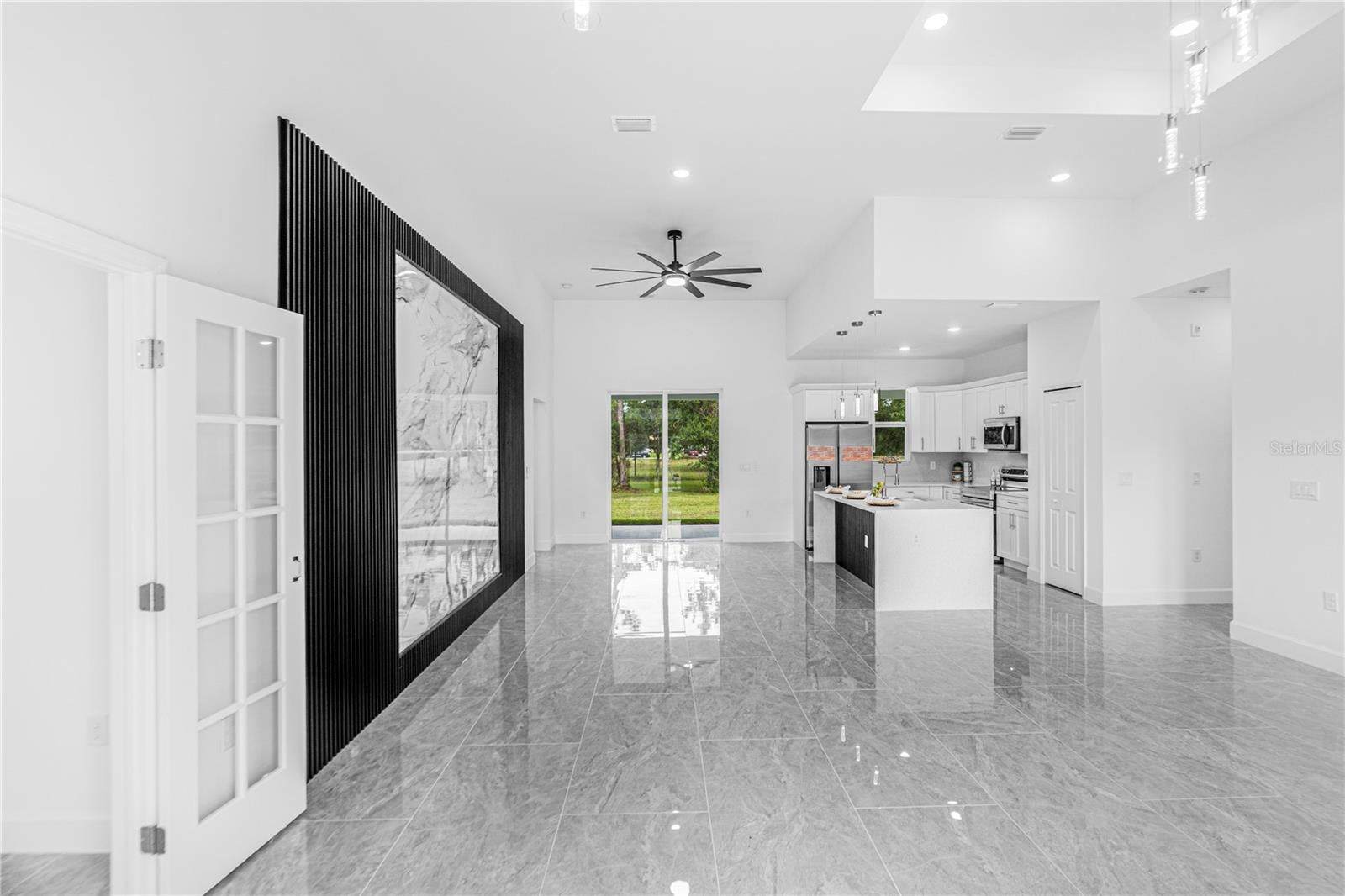 1113 HENRY AVENUE