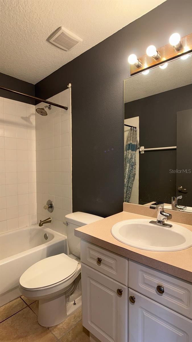 ISLAND CLUB WEST PH 02 - Residential Lease