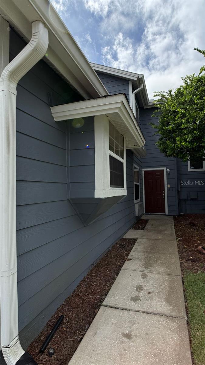 ISLAND CLUB WEST PH 02 - Residential Lease