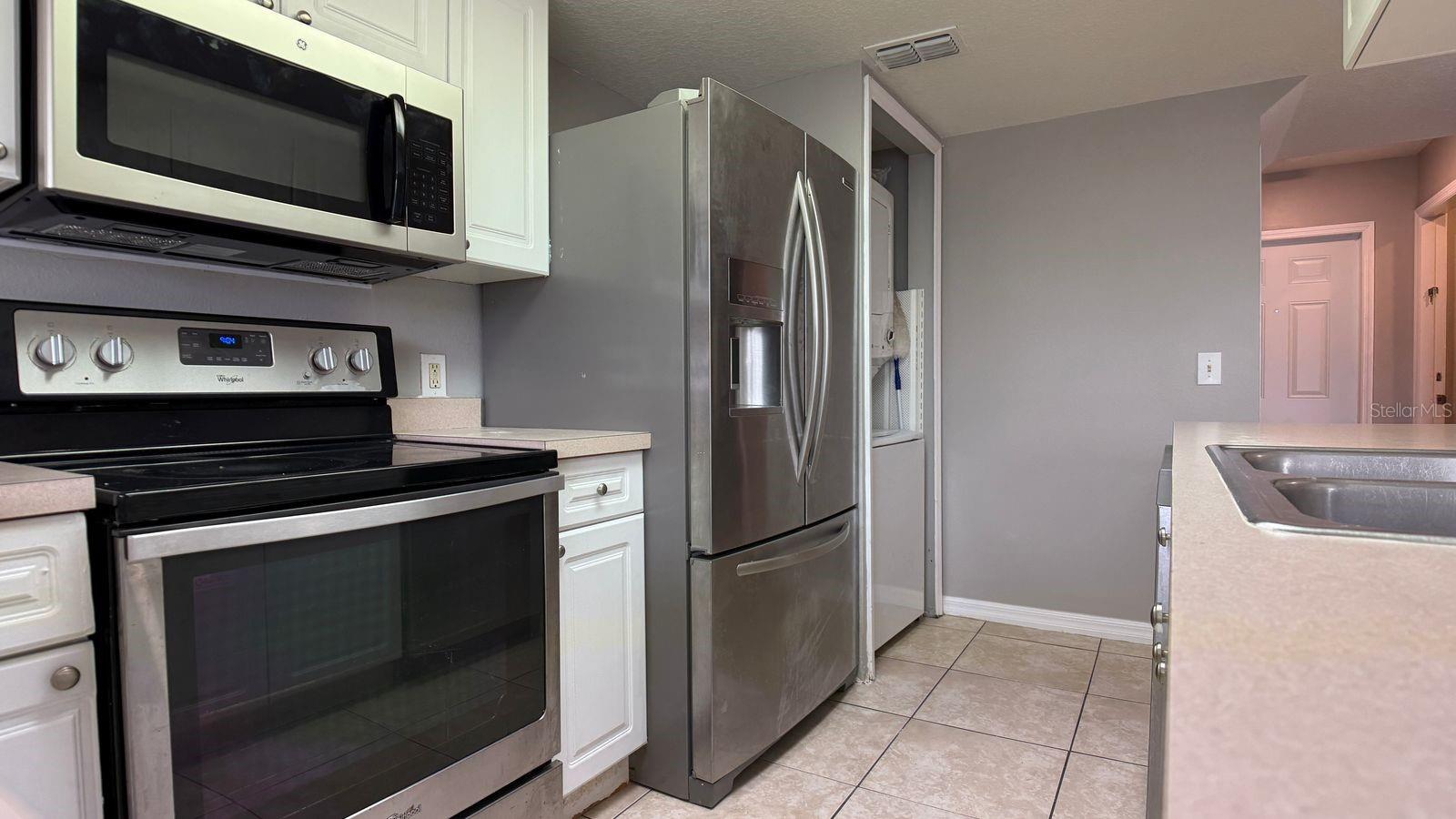 ISLAND CLUB WEST PH 02 - Residential Lease