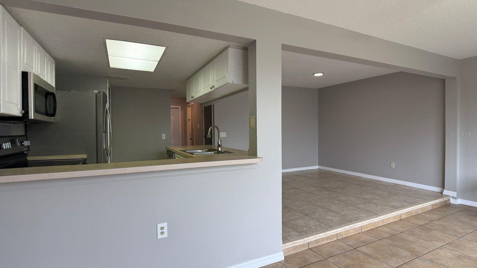 ISLAND CLUB WEST PH 02 - Residential Lease