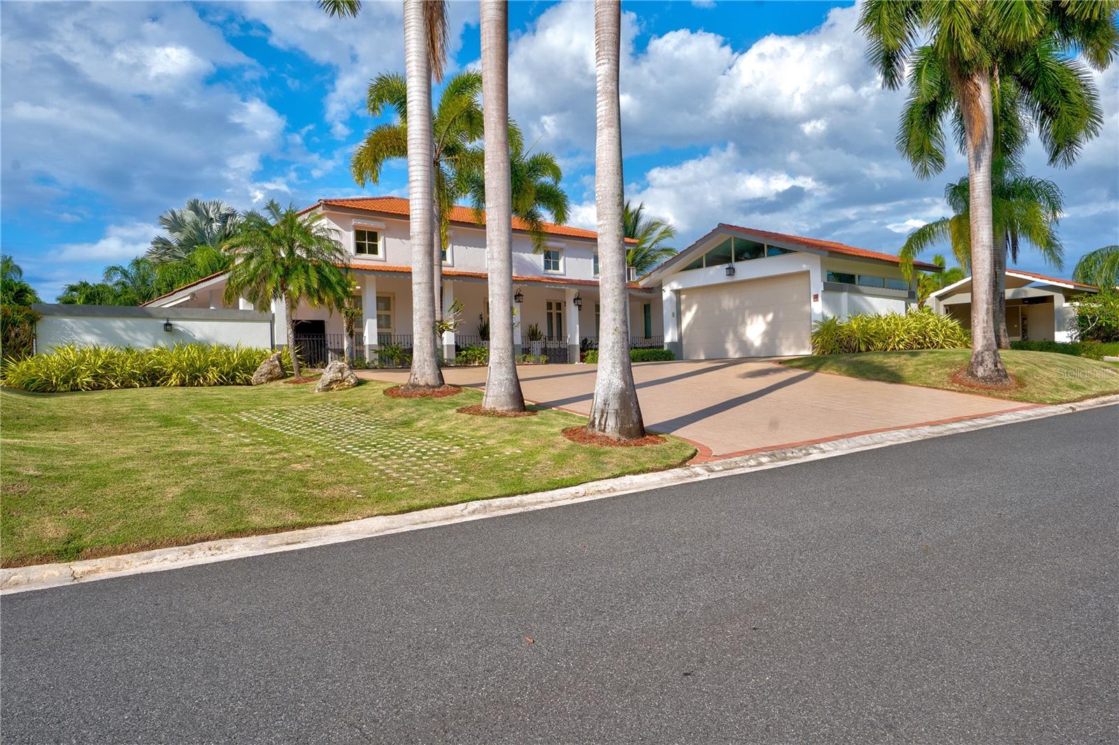 SABANERA DE DORADO - Residential