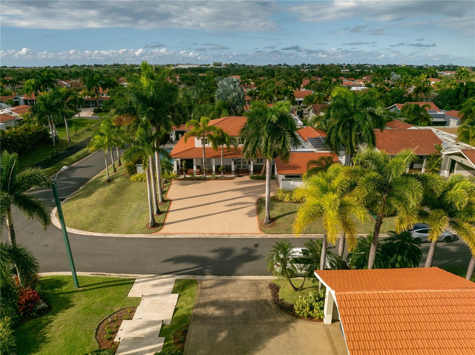 SABANERA DE DORADO - Residential