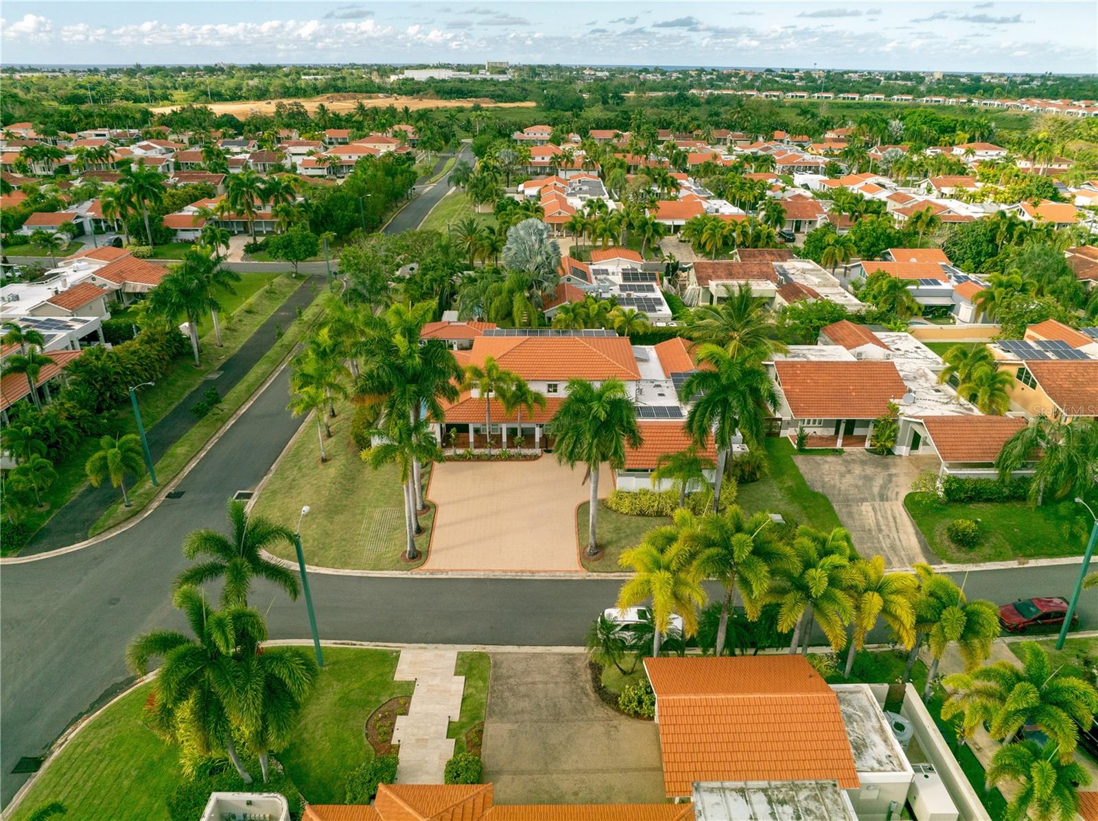 SABANERA DE DORADO - Residential