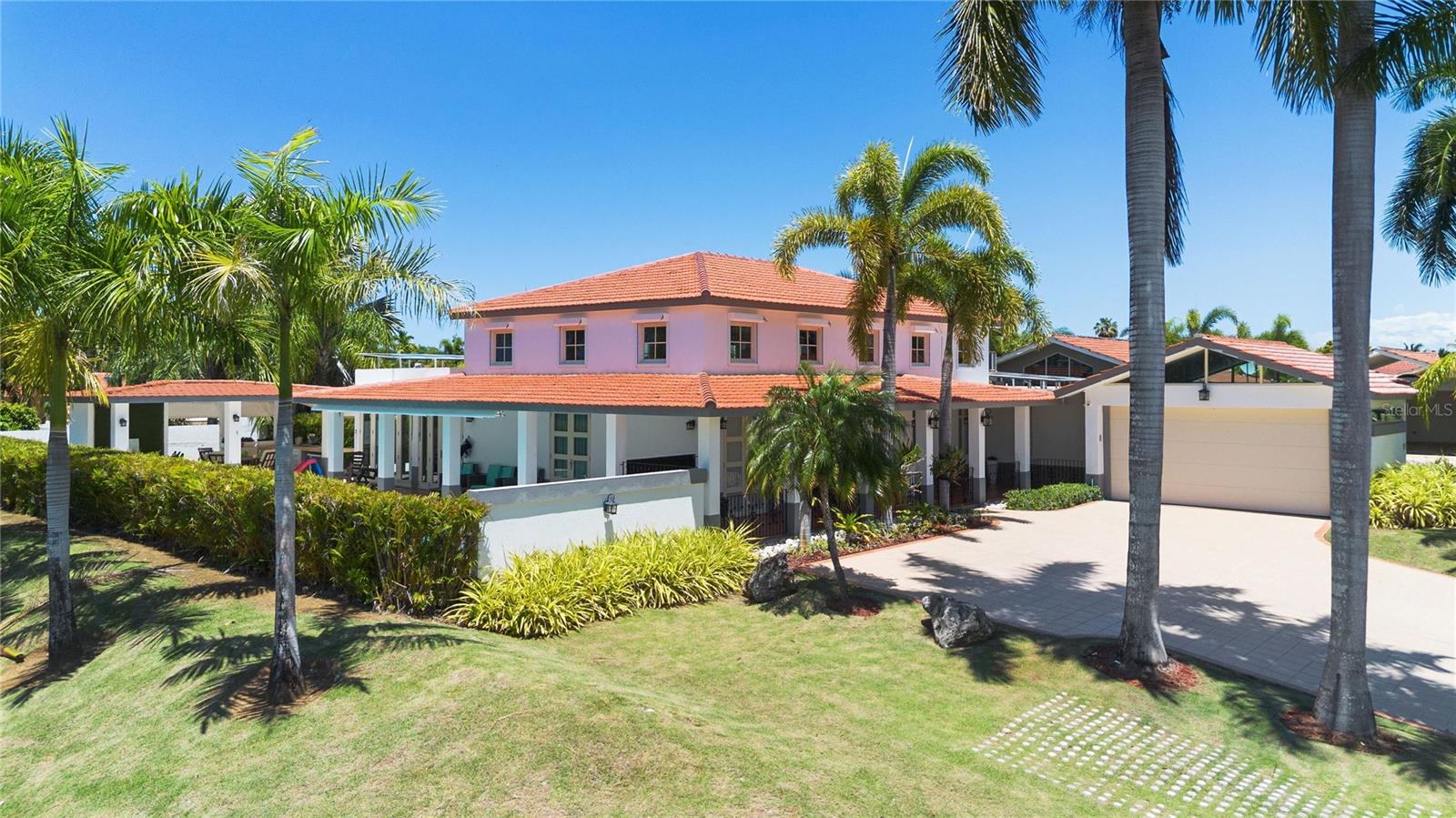 SABANERA DE DORADO - Residential