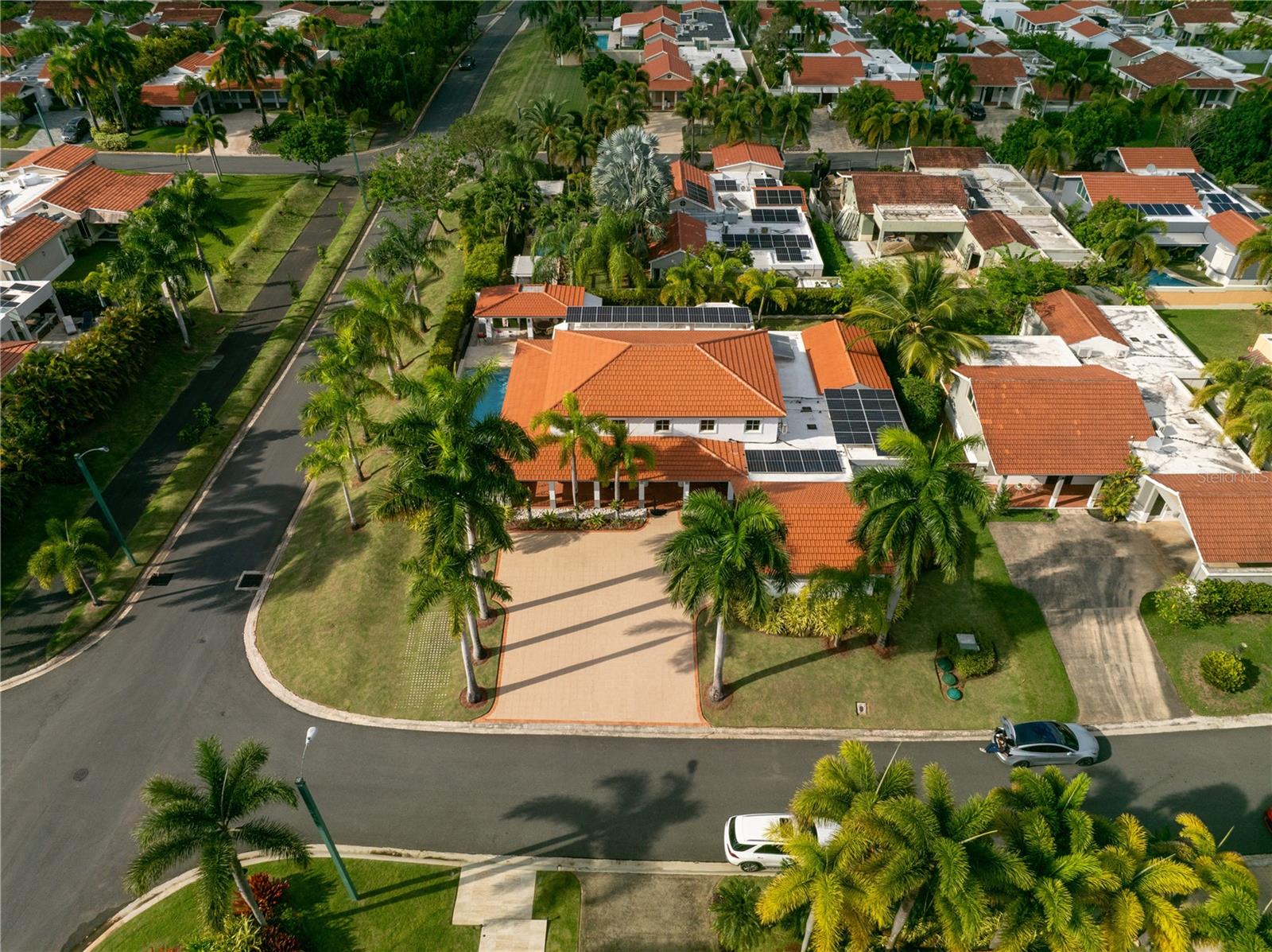 SABANERA DE DORADO - Residential