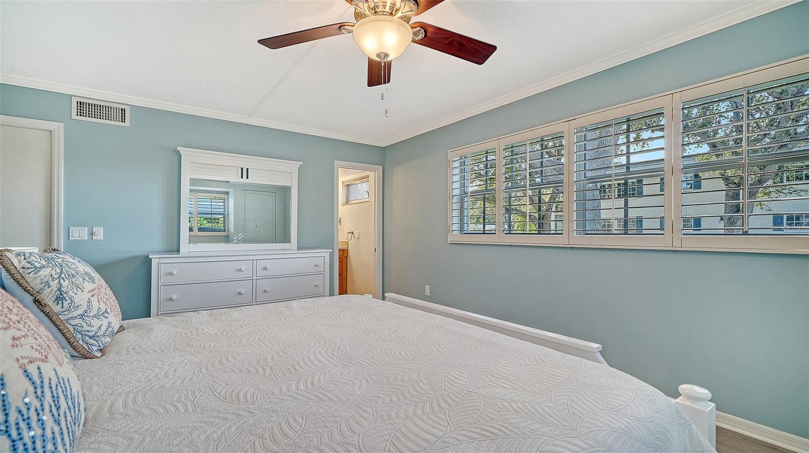 BAYWOOD COLONY SOUTHWOOD APARTMENTS - Residential