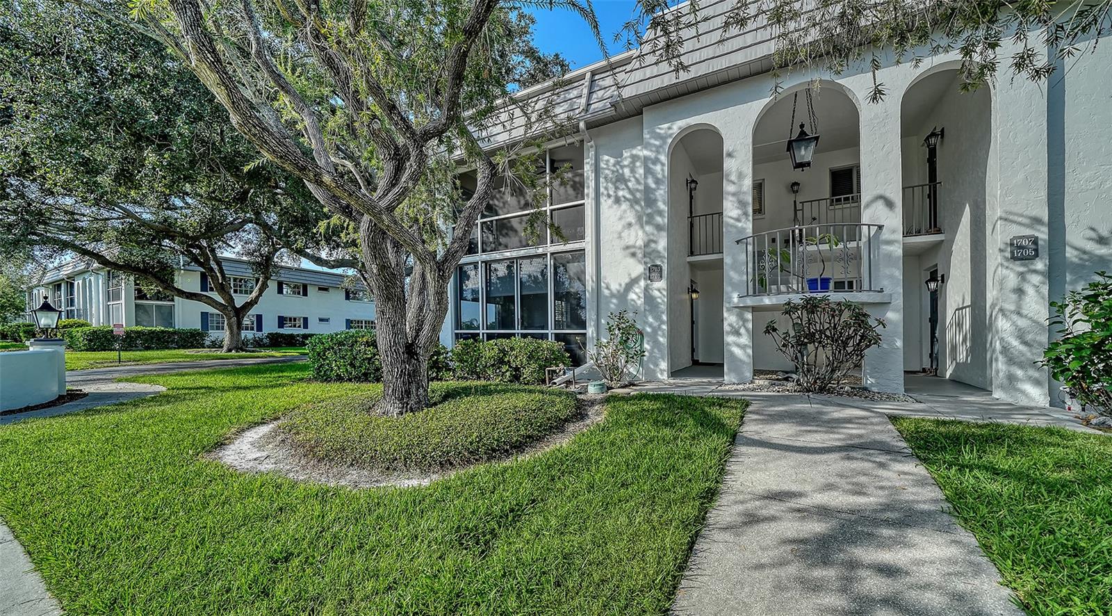 BAYWOOD COLONY SOUTHWOOD APARTMENTS - Residential