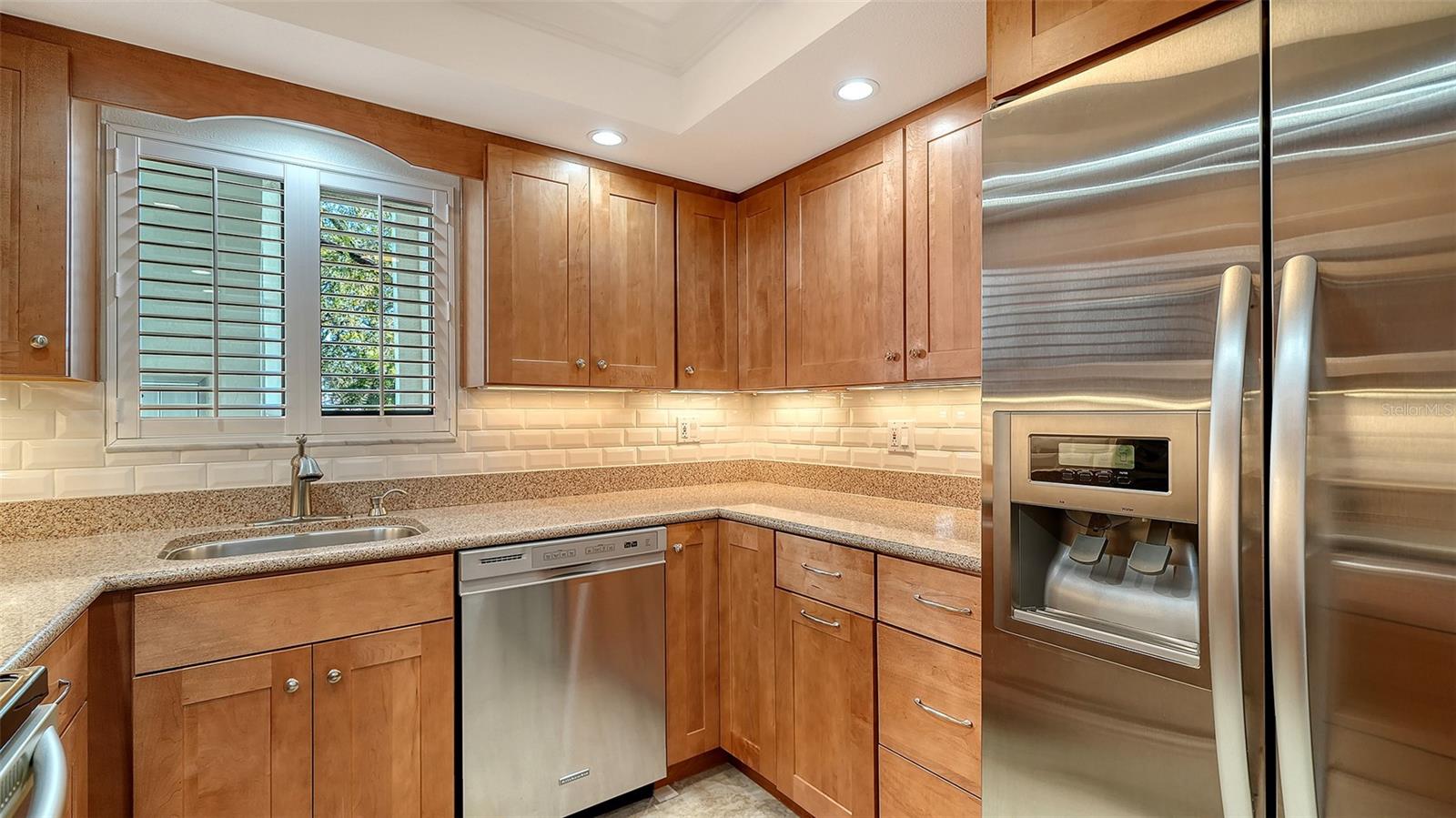 BAYWOOD COLONY SOUTHWOOD APARTMENTS - Residential