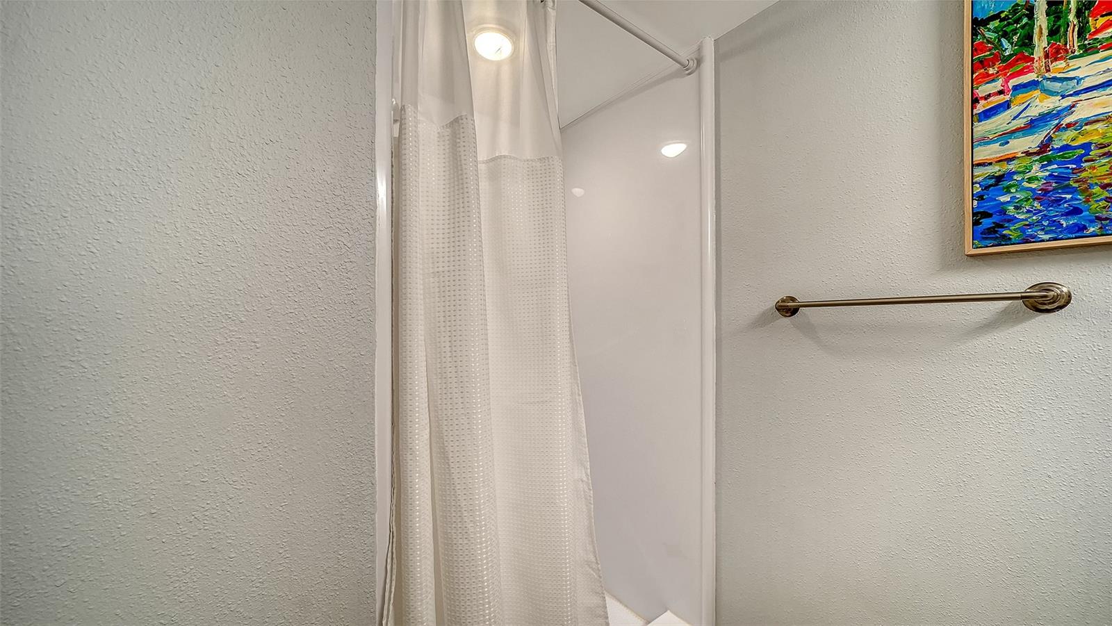 BAYWOOD COLONY SOUTHWOOD APARTMENTS - Residential