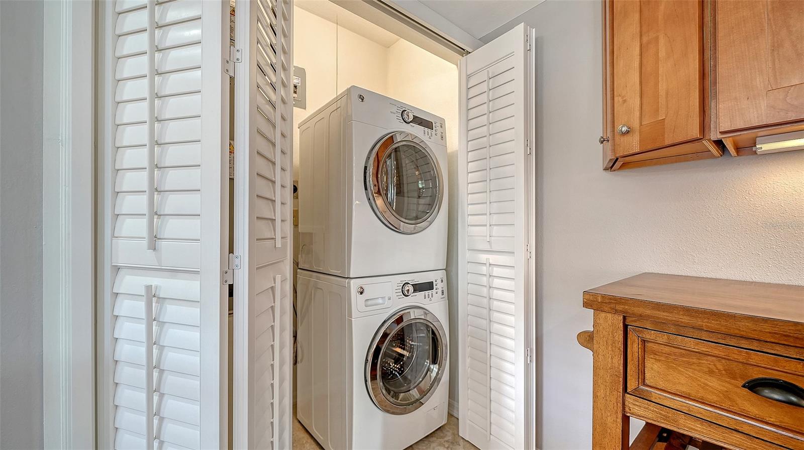 BAYWOOD COLONY SOUTHWOOD APARTMENTS - Residential