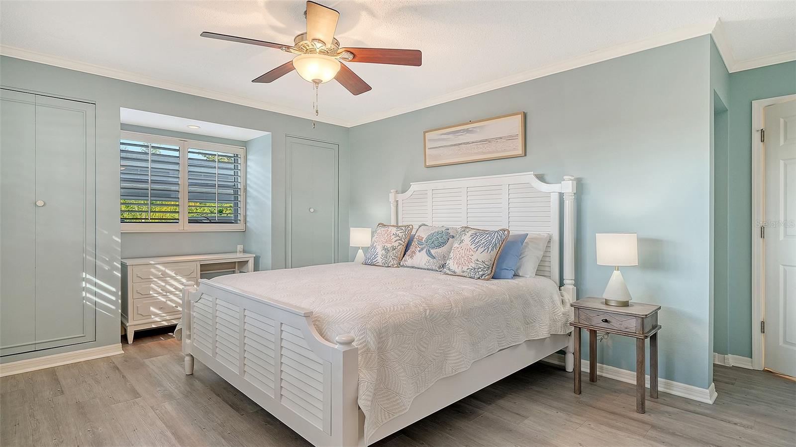 BAYWOOD COLONY SOUTHWOOD APARTMENTS - Residential