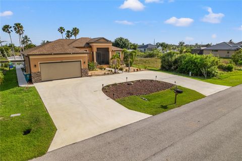 A home in PORT CHARLOTTE