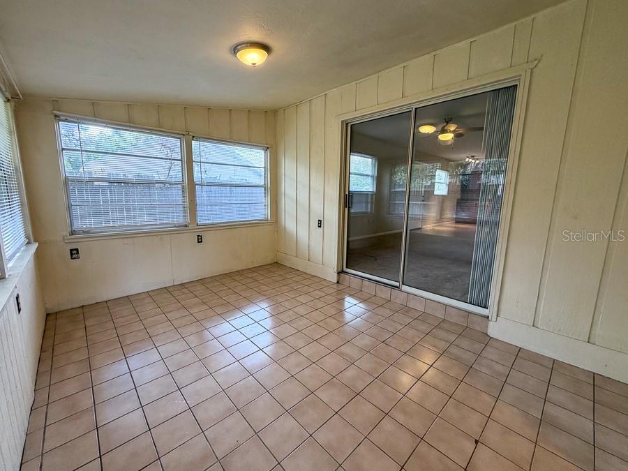 SHADY FOREST - Residential Lease