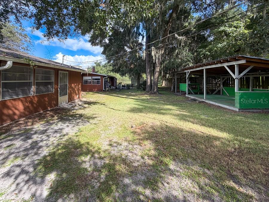 SHADY FOREST - Residential Lease