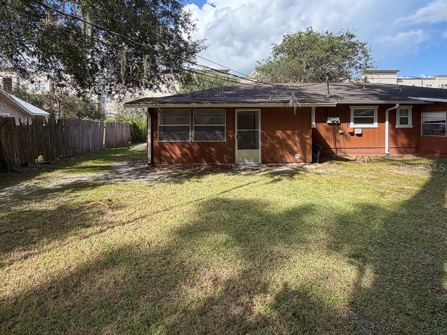 SHADY FOREST - Residential Lease