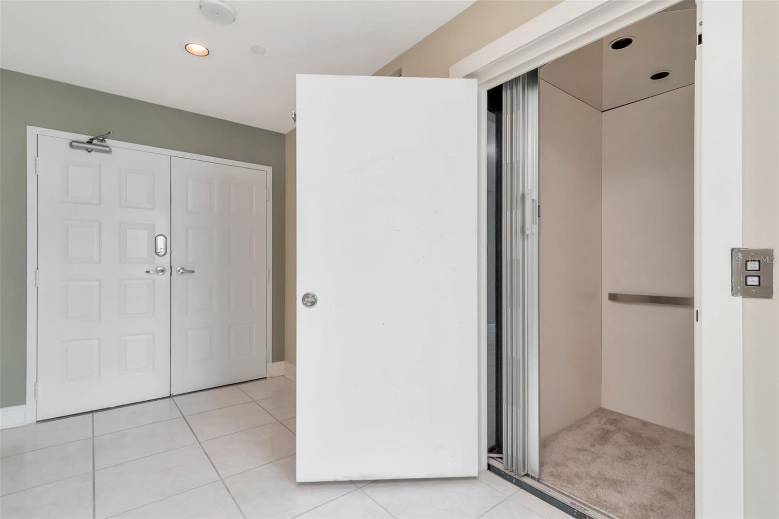 ULTIMAR THREE CONDO - Residential